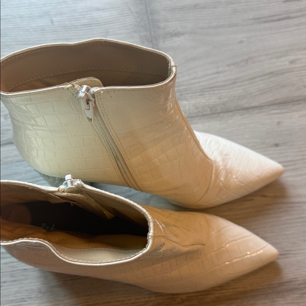 White ankle booties - Picture 5 of 7